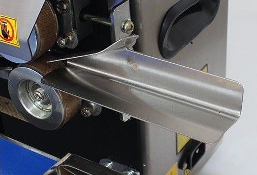 Versiegelung von Kaffeebeuteln mit Datumsdruck mit Stickstoffgasspülung