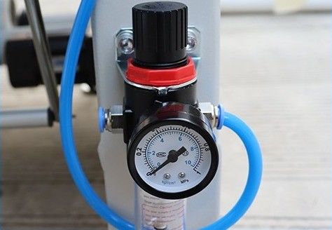 Halbautomatische Kunststoff-PE-Folienschneidemaschinen zum Versiegeln von Mineralwasser für Biergetränke