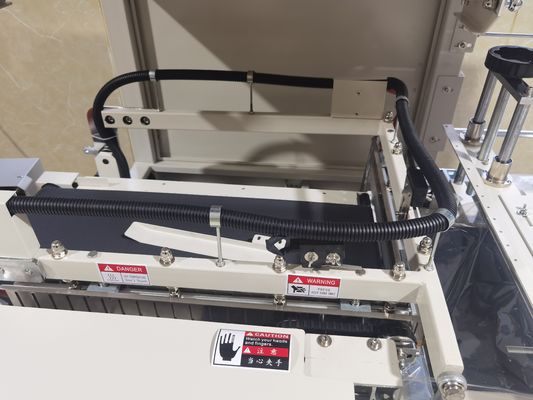 Hochproduktive Verpackungsmaschine für Kosmetikboxen aus Kunststofffolie