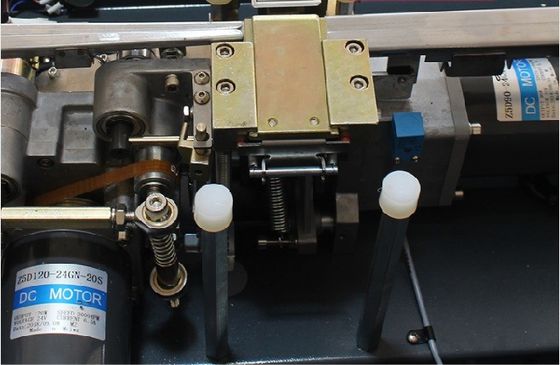 Sicherer Verpackungslösung Seitengürtel-Kassensiegel und elektrisch angetriebene Gurtmaschine