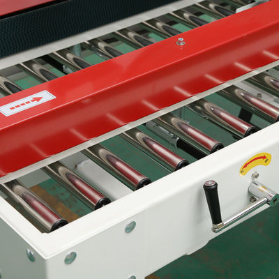 Elektrisch angetriebener Rollenkartonversiegeler aus Edelstahl
