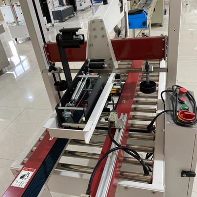 Maximieren Sie die Produktivität mit unserer Kartonversiegelungsmaschine Arbeitssprache 7-8kartons/min