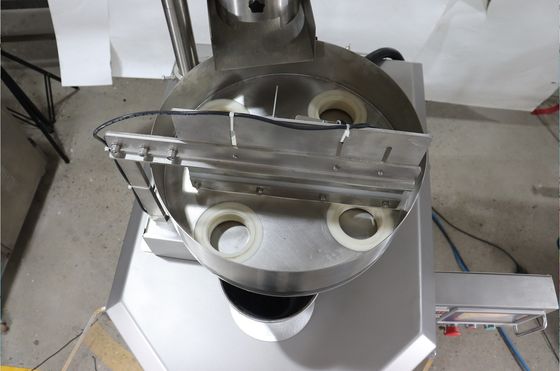 350 KG Nussverpackungsmaschine mit Messbecher 3-seitiger Versiegelungstasche und Wärmesiegelungsform