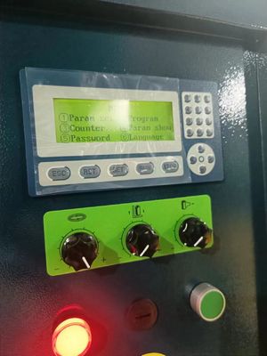 Elektrisch angetriebene, automatische Dehnflächenverpackungsmaschine des Typs 1650 für die Palettenverpackung