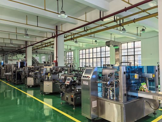 Automatische Lebensmittelverpackungsmaschine für Dreiecksbeutel mit 400 kg Fassungsvermögen