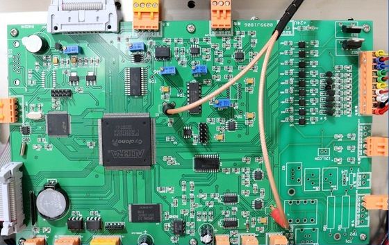 Automatischer Datumsstempel CIJ-Drucker für Plastiktüten/Flaschen für Haustiere in Lebensmittel- und Getränkegeschäften