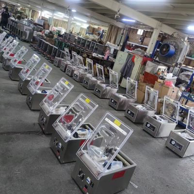 Hochautomatisierte kommerzielle Tischmaschine zur Vakuumsiegelung von Reisfleisch