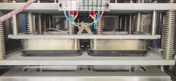 Vakuumverpackungsmaschine für das Versiegeln von Behältern in modifizierter Atmosphäre
