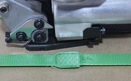 Videotechnische Unterstützung Halbautomatische Plastikgurt-Strappmaschine für PET-PP-Band