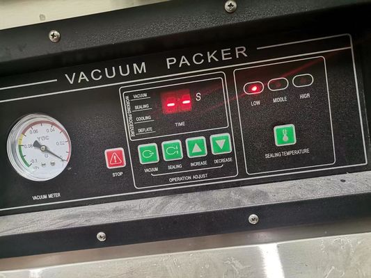 Vakuumverpackungsmaschine für Hühner mit elektrischem Antrieb und 400 mm Dichtungslänge